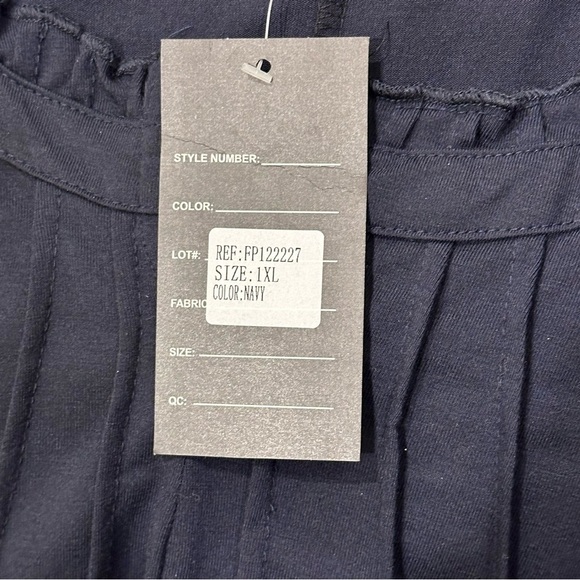 Reborn Pin-Tuck Tunic Size 1X Navy Blue Long Sleeves Shirttail, Notched Neck NWT - Picture 10 of 15